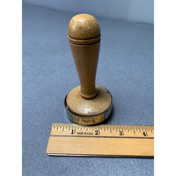 Vintage Queen Sock Darner Wood 4.5 Inches with Metal Band - Picture 5 of 6